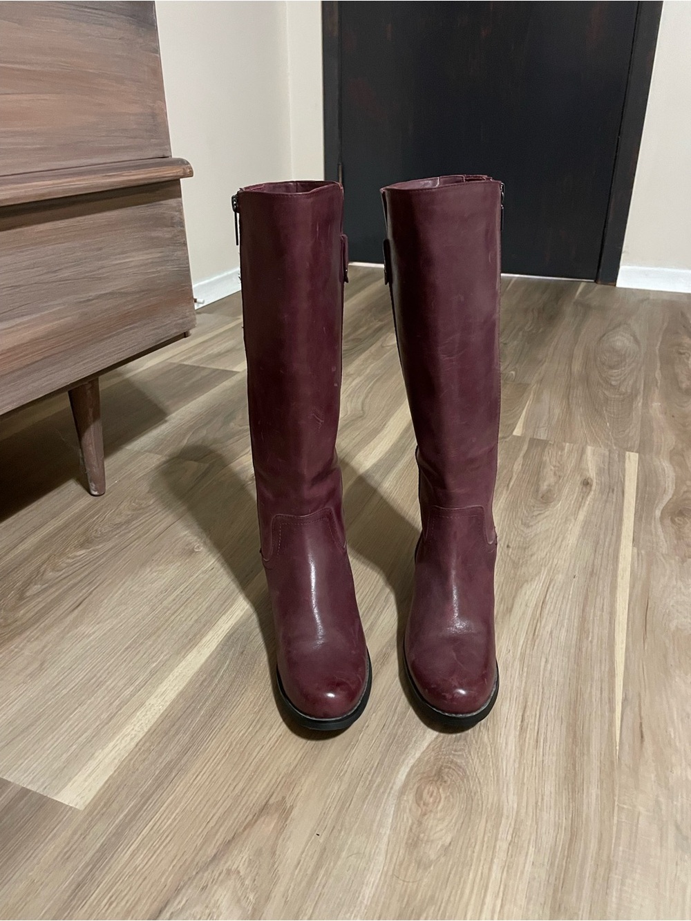 Blondo Ladies Wine Colored Tall Leather boots Size 6.5